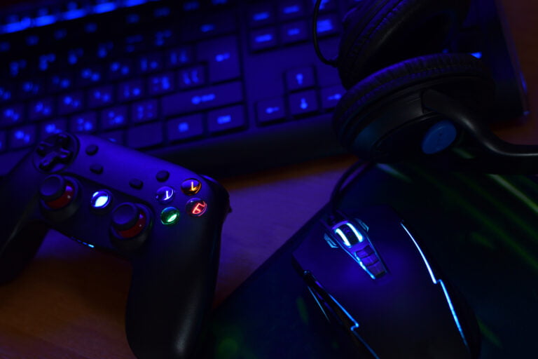 Mouse e tastiera vs controller per gaming: cosa è meglio?